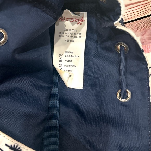 HotStyle Drawstring Mini Backpack White w/Cute Pineapples 3 Zipper Pockets - Picture 5 of 7